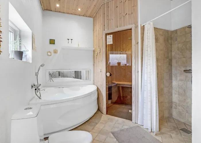 Pet Friendly In With Sauna Ålbæk